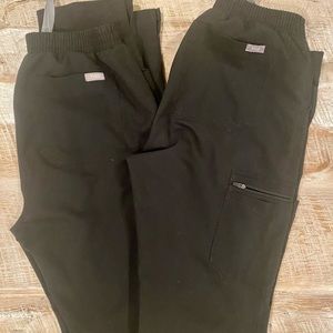 Figs Black Yola Skinny scrub pant tall small